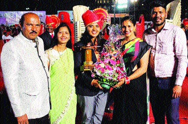 Akhke family 'Shiv Chhatrapati Award winners' | अख्खे कुटुंबच ‘शिवछत्रपती पुरस्कार विजेते