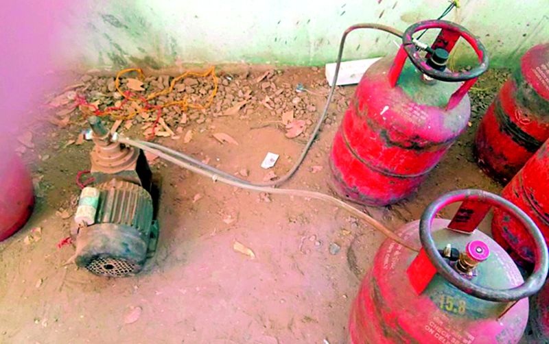 Gas Cylinder Black Sale in Gondia | गोंदियात गॅस सिलिंडरचा काळाबाजार