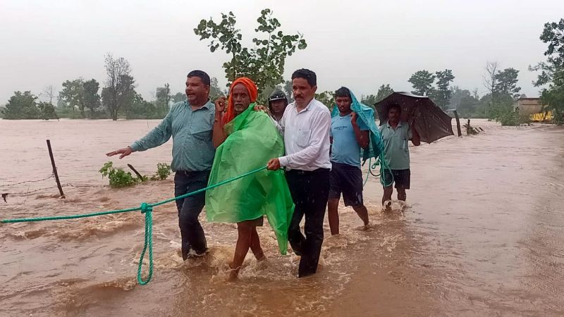 Heavy rains in Madhya Pradesh brought floods in Vidarbha | मध्य प्रदेशच्या अतिपावसाने आणला विदर्भात पूर
