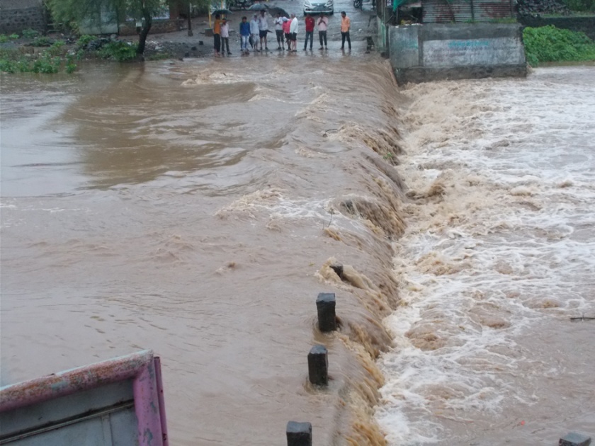 Non-stop raining in Jalna district | धुवाँधार, मुसळधार, संततधार