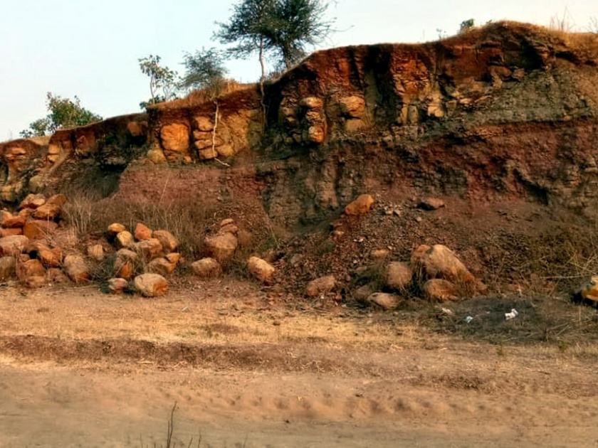 Parbhani: illegal mining of minor minerals continues to be loud | परभणी : गौण खनिजाचे अवैध उत्खनन जोरात सुरू
