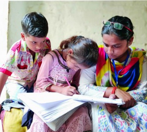 Parbhani: 63 percent children can read | परभणी : ६३ टक्के बालकांना वाचता येतो धडा