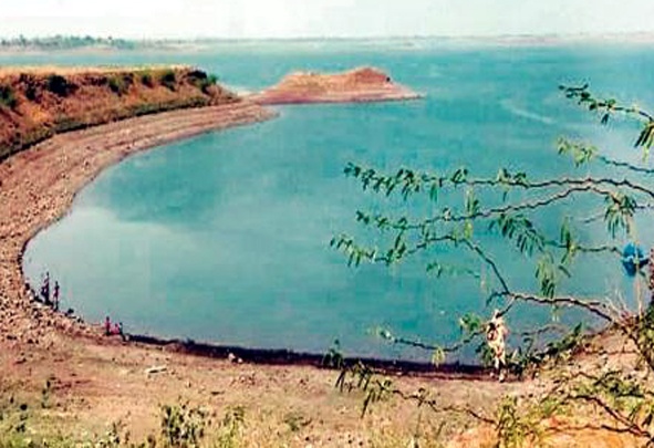 Eighty percent of water storage in Parbhani projects | परभणीतील प्रकल्पांत आठ टक्के पाणीसाठा