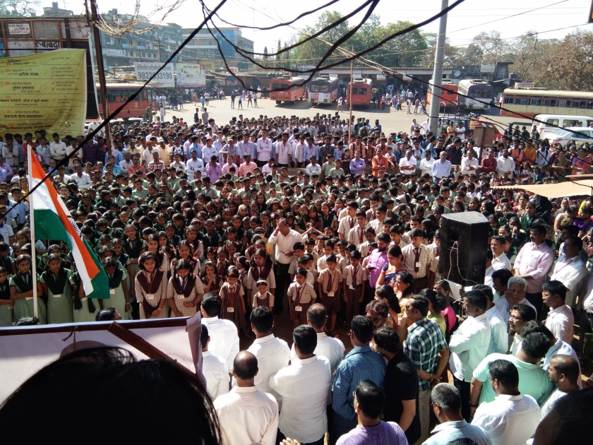 Clutches in Mandangad for protesting Pulwama | पुलवामा निषेधसाठी मंडणगडध्ये कडकडीत बंद