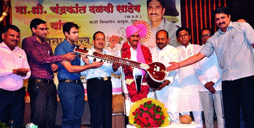  Sangli's experience has succeeded in his career: Chandrakant Dalvi-Sangliit Gaurav Ceremony | सांगलीतील अनुभवामुळेच कारकीर्द यशस्वी : चंद्रकांत दळवी-सांगलीत गौरव सोहळा
