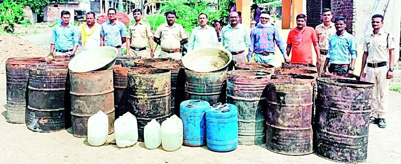Over two lakhs of marijuana, foreign liquor seized | दोन लाखांवर गावठी, विदेशी दारूसाठा जप्त