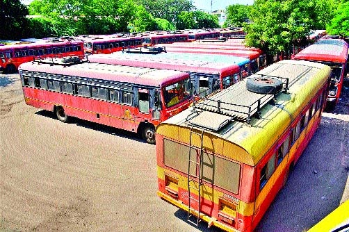 The accident occurred due to a strike in the district | जिल्ह्यात संपामुळे प्रवाशांचे हाल
