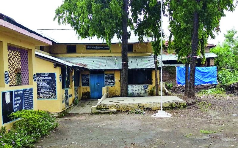 123 classrooms in Zilla Parishad schools are dangerous | जिल्हा परिषदेच्या शाळांमधील 123 वर्गखोल्या धोकादायक