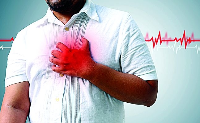 Hypertension risk due to oily substances | तेलकट पदार्थांमुळे हायपरटेन्शनचा धोका