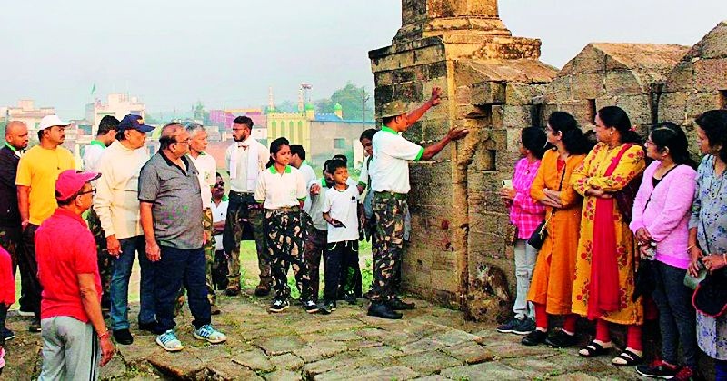 The message of conservation of heritage from fort tourism | किल्ला पर्यटनातून वारसा संवर्धनाचा संदेश
