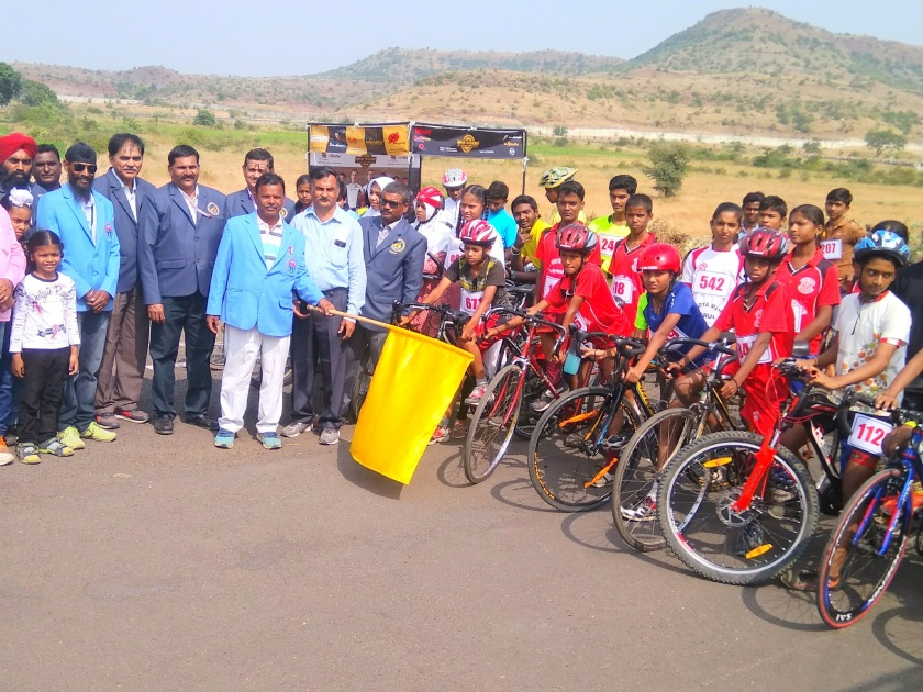 Aurangabad players dominate in Divisional School Cycling Tournament | विभागीय शालेय सायकलिंग स्पर्धेत औरंगाबादच्या खेळाडूंचे वर्चस्व