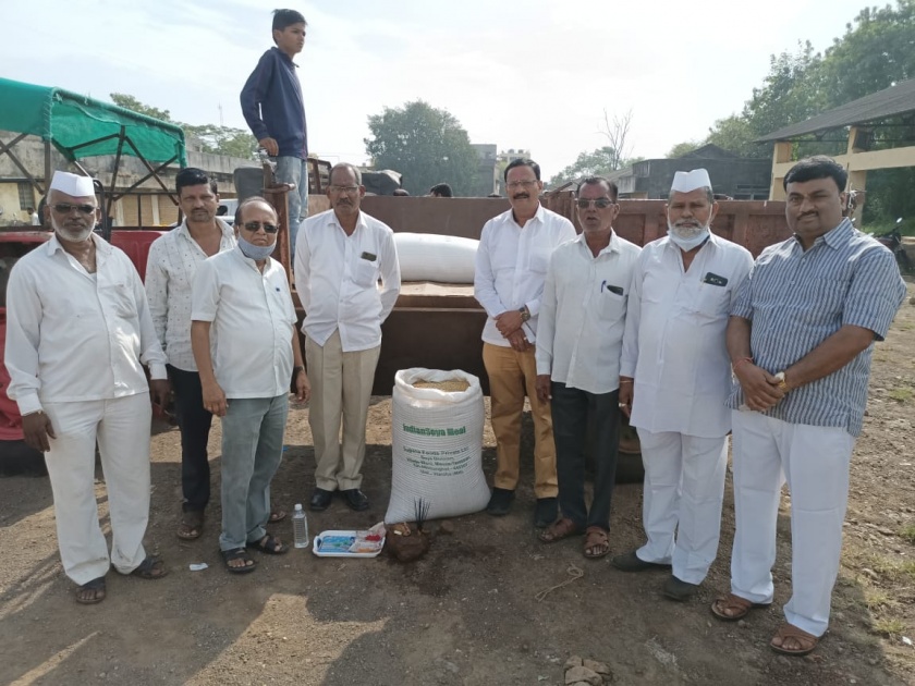 Commencement of purchase of Bhusar goods at Dindori Agricultural Produce Market Committee | दिंडोरी कृषी उत्पन्न बाजार समितीत भुसार माल खरेदीचा शुभारंभ