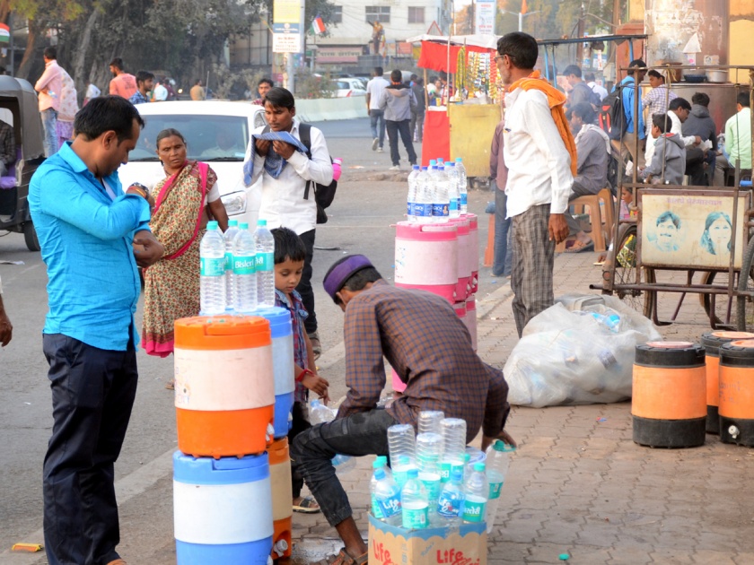 Parbhani: Water sales in the city doubled | परभणी : शहरात पाण्याच्या विक्रीत दुप्पट वाढ
