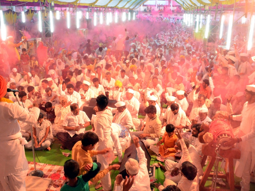Parbhani: Nrusingh Janmotsav in the presence of thousands | परभणी : हजारोंच्या उपस्थितीत नृसिंह जन्मोत्सव