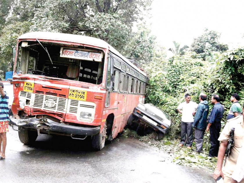 Sindhudurg: Five injured in triple road crash, three seriously injured in the incident | सिंधुदुर्ग : तिहेरी अपघातात पाच जखमी, आंबेलीतील घटनेत तिघे गंभीर