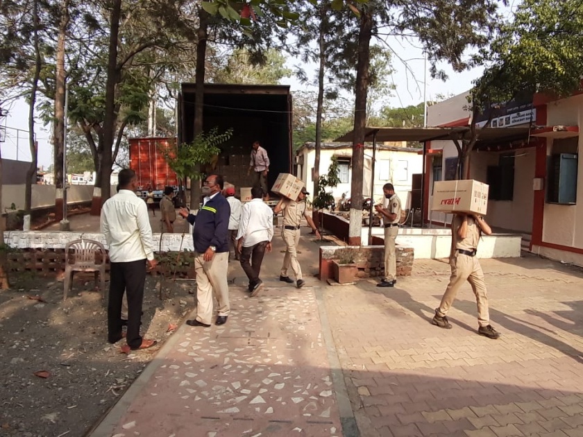 2 crore tobacco seized on Wani-Saputara road | वणी-सापुतारा रस्त्यावर २ कोटीची तंबाखु जप्त