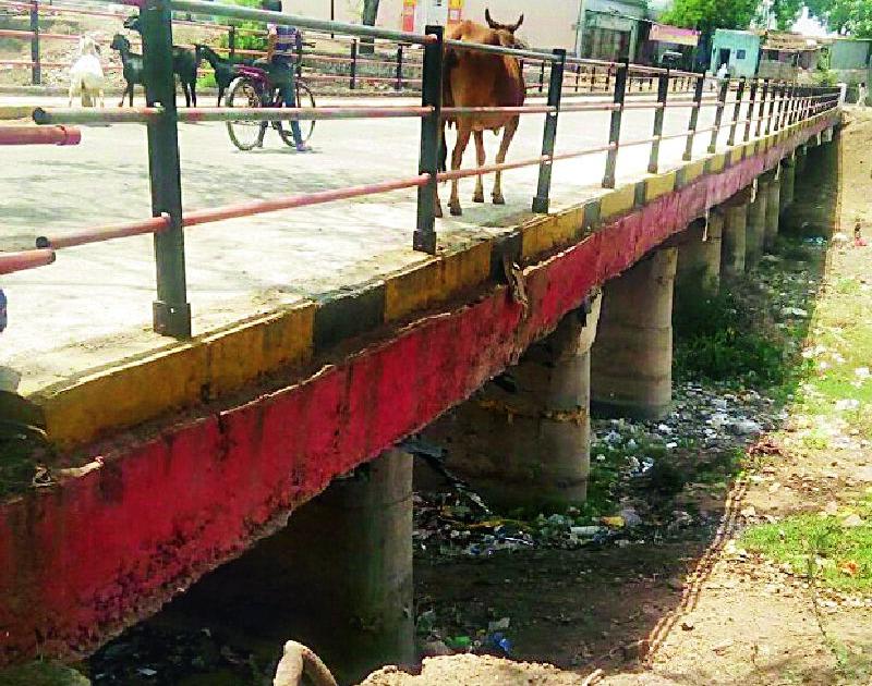Construction of Mallikarjuna Bridge | मल्लिकार्जुन पुलाचे बांधकाम निकृष्ट