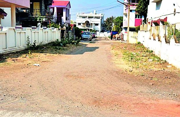 Road outside BJP worker's house disappeared | भाजपा कार्यकर्त्याच्याच घरासमोरील रस्ता गायब