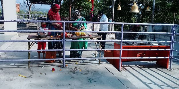 On the very first day, Bahiram received a handful of devotees | पहिल्याच दिवशी बहिरमला भक्तांची मांदियाळी