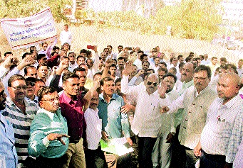 'Junior college' teachers' rally in Aurangabad | औरंगाबादेत ‘ज्युनिअर कॉलेज’ शिक्षकांचा मोर्चा