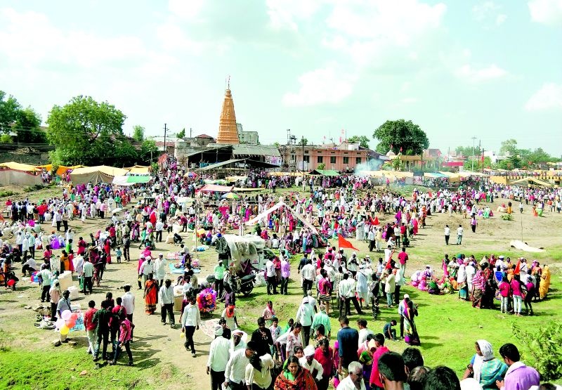Lakhs of devotees visits Dhapewada | चंद्रभागातिरी विठ्ठलाचा गजर; लाखो भाविकांनी घेतले विठुरायाचे दर्शन