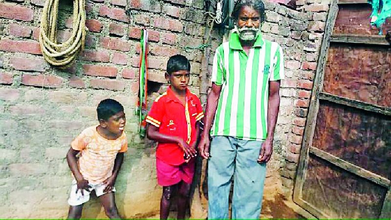 He became the 'Mother' for children with disabilities | दिव्यांग मुलांसाठी ‘तो’ बनला आई