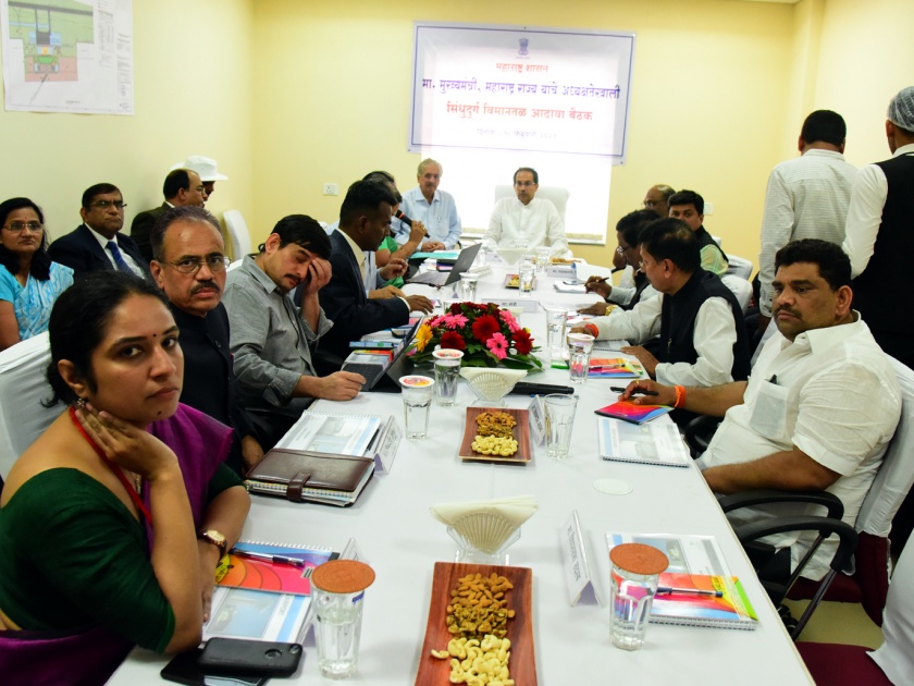Chipi Airport Infrastructure Tasks on Warfare: Chief Minister Uddhav Thackeray | चिपी विमानतळाची कामे युद्धपातळीवर हाती घ्या : उद्धव ठाकरे
