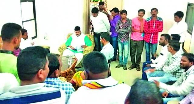 Censor officials in the Karnataka Emata mine | कर्नाटक एम्टा खाणीत अधिकाऱ्यांना प्रवेशबंदी करा