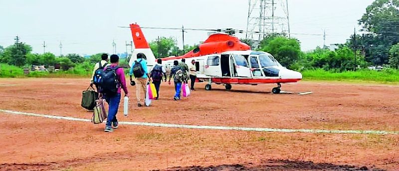 Maharashtra Election 2019 ; At staff base camp by air travel | Maharashtra Election 2019 ; हवाई सफरीने कर्मचारी बेस कॅम्पवर