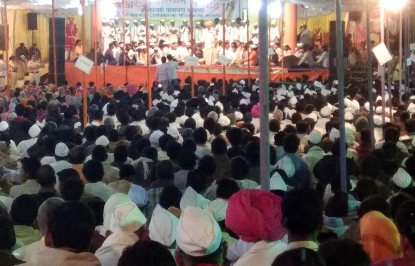 The devotees rush at Rajur for festival | राजूरनगरीत भक्तांची मांदियाळी