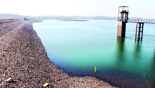 Due to ban imposed ban on Kolhapur water heated | पाणीदार कोल्हापूरवर उपसा बंदीचे सावट