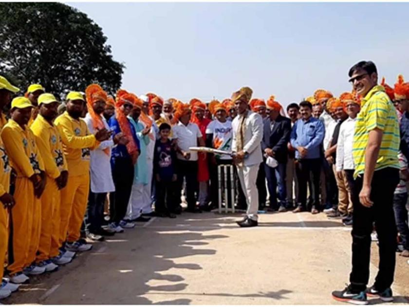 Chandwad Premier League Cricket Tournament inaugurated | चांदवड प्रीमियर लिग क्रिकेट स्पर्धेचे उद्घाटन