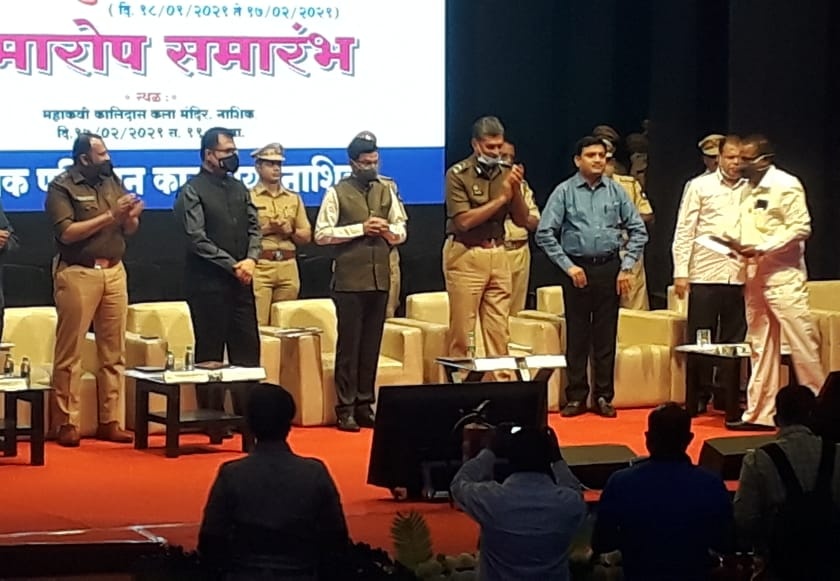 Government's 'Life Messenger' award to ambulance driver | रुग्णवाहिका चालकाला शासनाचा ' जीवनदूत ' पुरस्कार