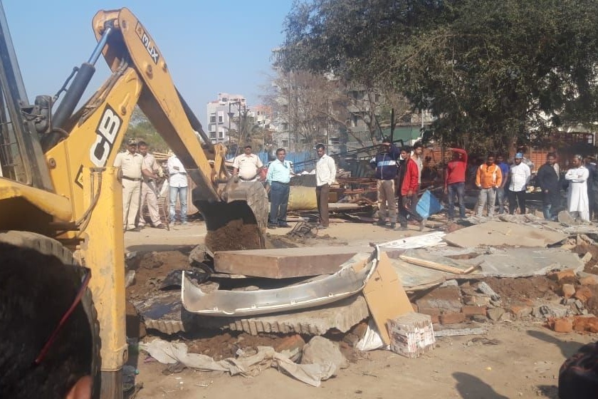 Shot 41 shops in Sainath Nagar | साईनाथनगरला ४१ दुकाने जमीनदोस्त
