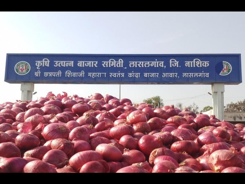 Onion auction at Lasalgavi while bringing in new traders, operations at other places have stopped | नवीन व्यापारी उतरवत लासलगावी कांद्याचे लिलाव, अन्य ठिकाणी कामकाज ठप्पच