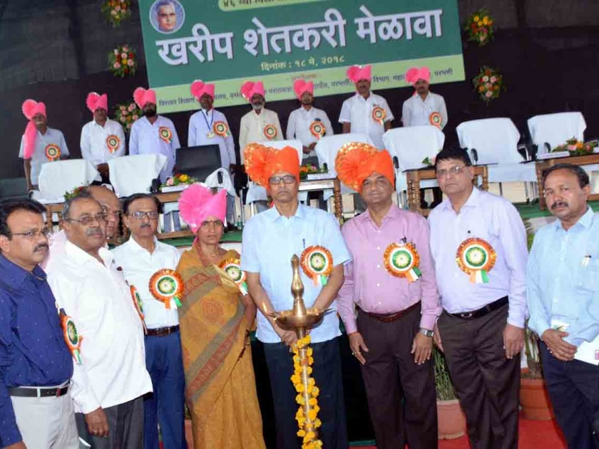 Kharif Melava at Vasantrao Naik Marathwada Agricultural University: Young Farmers should take the lead for Agricultural Mechanics - Surendranath Rathod | वसंतराव नाईक मराठवाडा कृषी विद्यापीठात खरीप मेळावा: कृषी यांत्रिकीकरणासाठी युवा शेतकऱ्यांनी पुढाकार घ्यावा -नरेंद्रसिंह राठोड