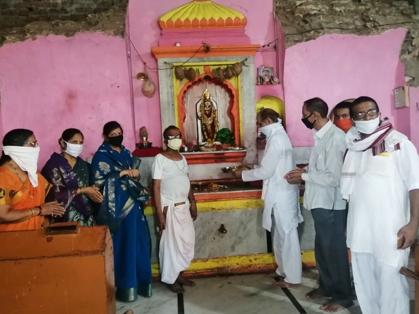 Adishakti Muktai's disappearance ceremony at Muktainagar in excitement | मुक्ताईनगर येथे आदिशक्ती मुक्ताईचा अंतर्धान सोहळा उत्साहात