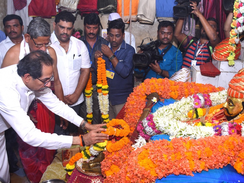The chief minister bowed down at the fort Sindhudurg | मुख्यमंत्री किल्ले सिंधुदुर्गवर नतमस्तक