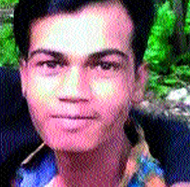 Two youths suicides in Dikshit | दीक्षी येथील दोघा युवकांची आत्महत्या
