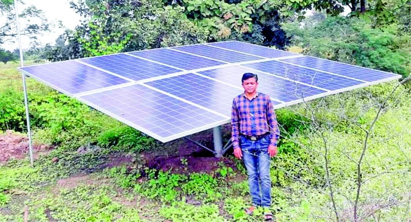 Breakdown of solar agricultural pumps installed on farm wells | शेतातील विहिरीवर बसविलेल्या सौरकृषीपंपात बिघाड