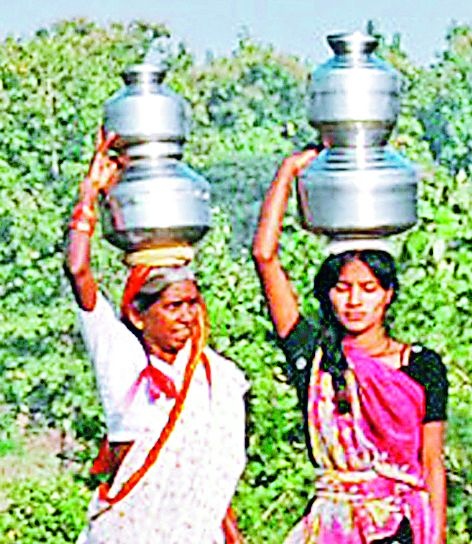 Water conservation on ten villages in taluka | तालुक्यात दहा गावांवर जलसंकट