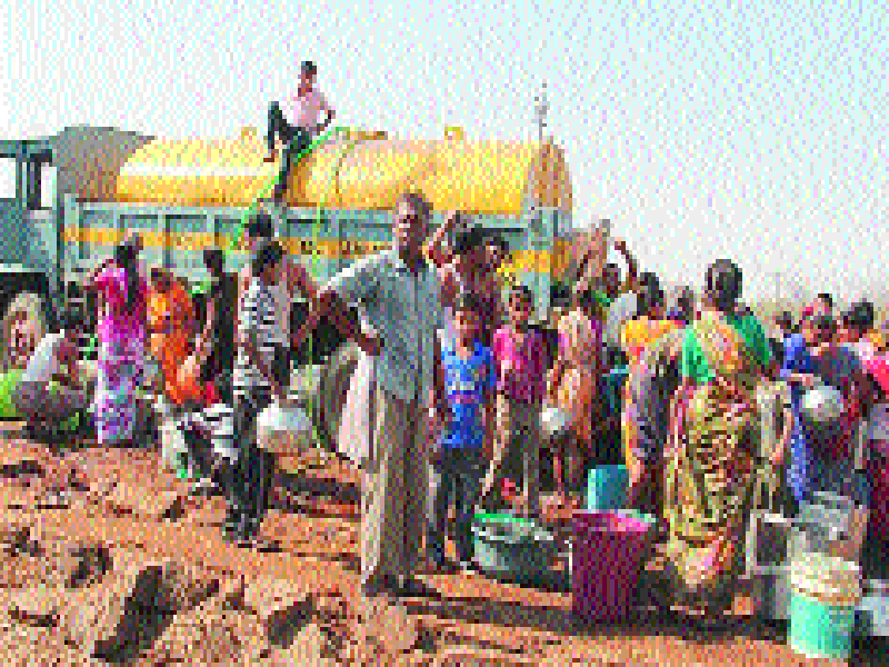 240 tanker proposal to Panchayat committee | पंचायत समितींकडे २४० टँकरचे प्रस्ताव