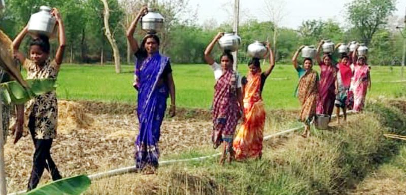 Water shortage in Gondia district | गोंदिया जिल्ह्यात प्रशासन फाईलमध्ये आणि महिला लाईनमध्ये