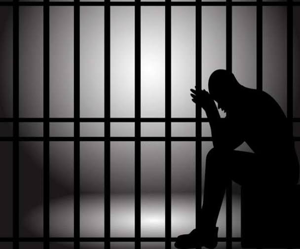 Shocking! Two policemen, including 17 prisoner were infected with corona in Indapur jail | धक्कादायक! इंदापुरच्या कारागृहात १७ कैद्यांसह दोन पोलिसांना कोरोनाचा संसर्ग