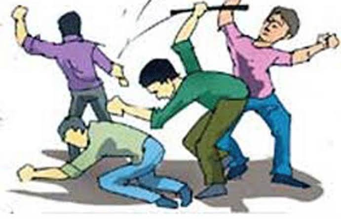 Half murder type attack on youth by criminal gang in kalewadi | काळेवाडीत टोळक्याचा राडा; दगड अन् कोयत्याने प्राणघातक हल्ला करत माजवली दहशत
