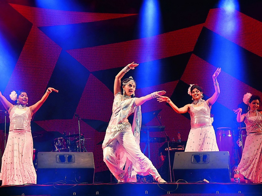 Sonali kulkarni's dance won Nagpurians in World Orange Festival | चांदणी रंग महाली...‘अप्सरा’ आली!; नटल्या-थटल्या सोनालीच्या अदांनी जिंकले नागपूर