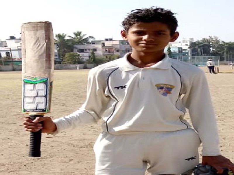 Adarsh Jain scored 115 off 67 balls | आदर्श जैनने ठोकल्या ६७ चेंडूंत ११५ धावा