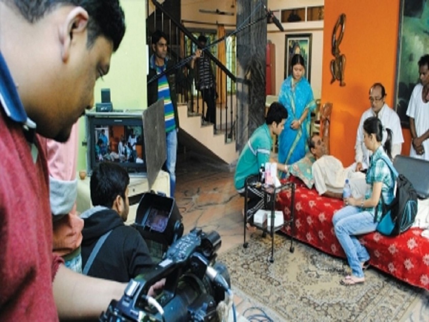 Sankrant came to film eight series; The shooting starts in Thane | आठ मालिकांच्या चित्रीकरणावर आली संक्रांत; ठाण्यात सुरू होते शूटिंग