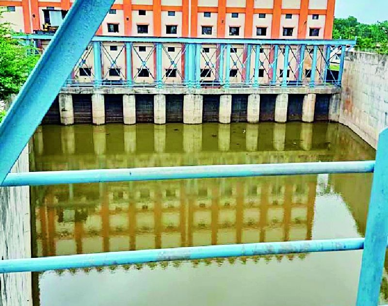 Only 2 feet of water in Chandpur reservoir | चांदपूर जलाशयात केवळ २८ फुट पाणी