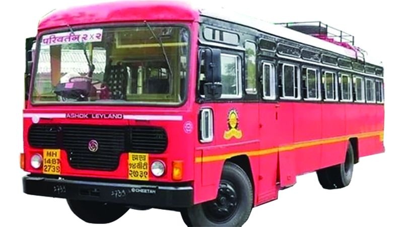 ST Bus insecure; Fire extinguisher disappears! | लालपरी असुरक्षित; अग्निशमन यंत्र गायब !